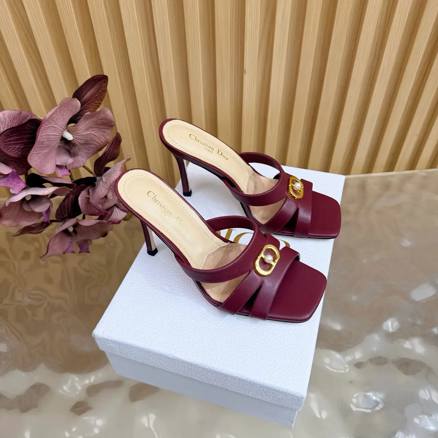 DIOR 2026 Spring/Summer New Product D-Button Hardware Slippers High Heels
——