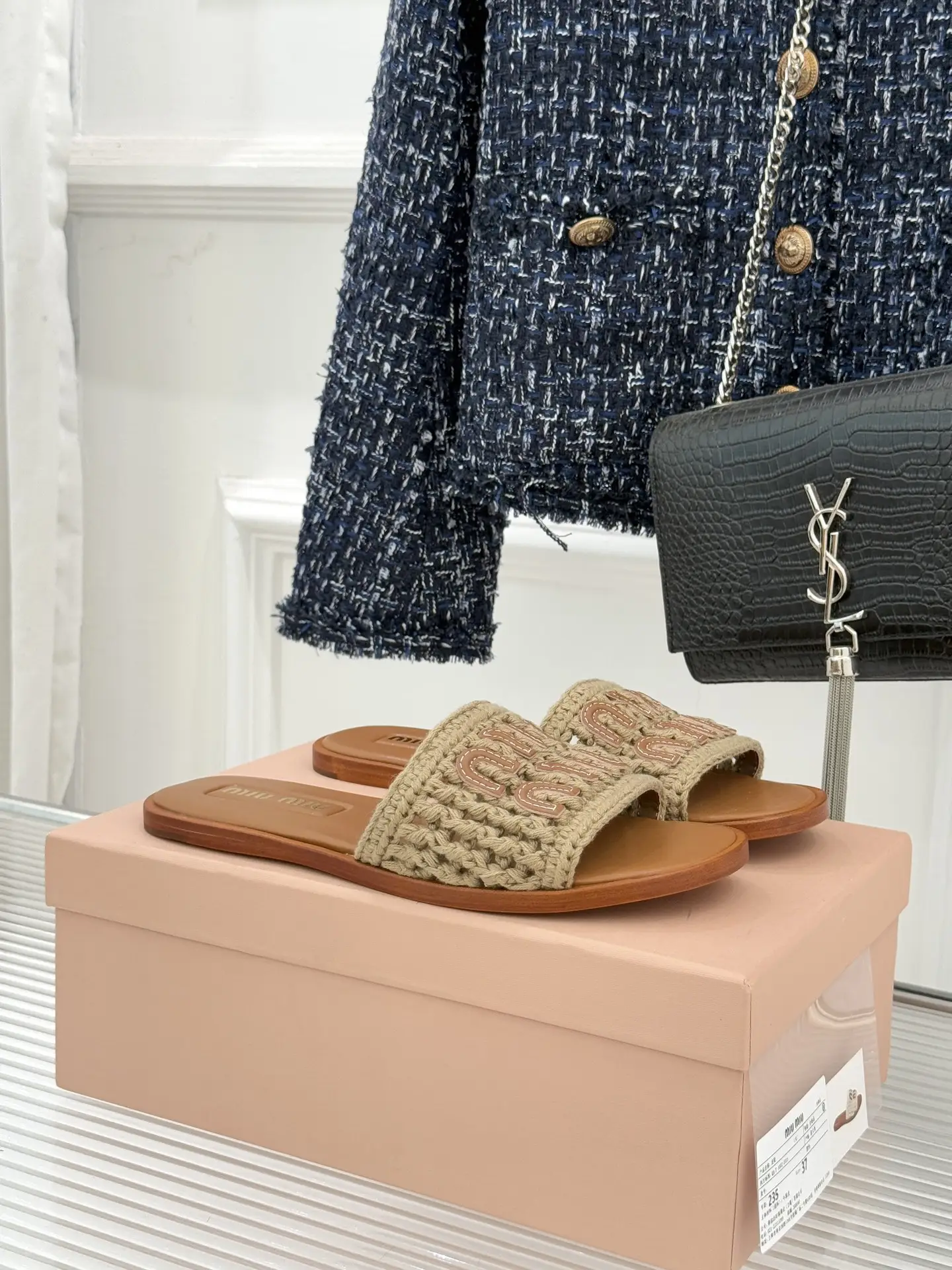 two hundred and seventy
Miu Miu 26WF Early Spring New Product
Flat bottomed letter knitted surface