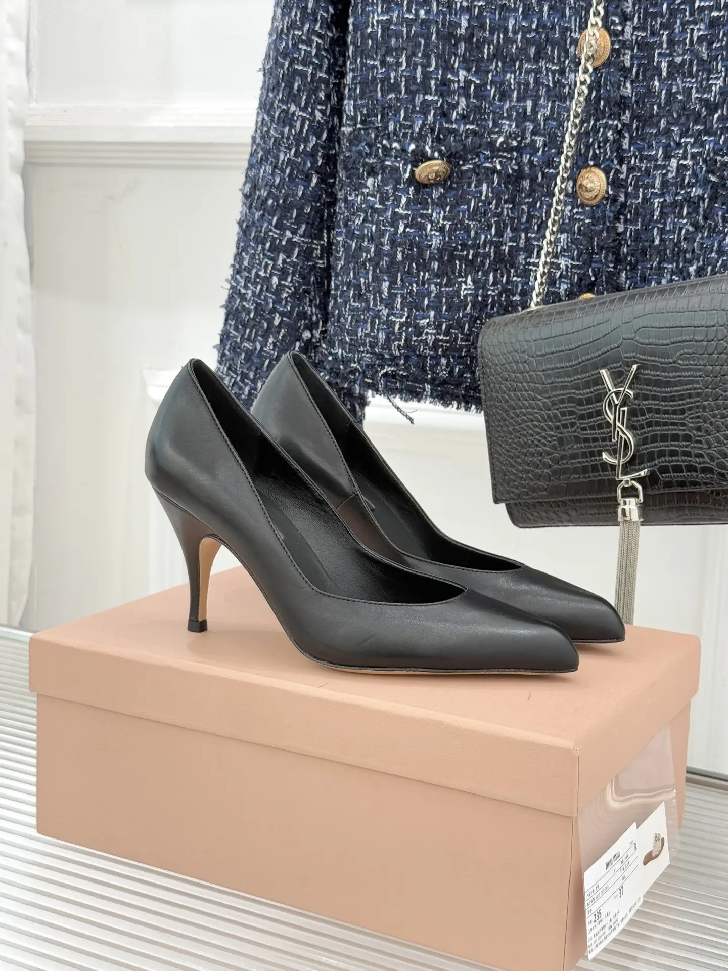 Sandals and single shoes
Miu Miu 26WF Early Spring New Product
Retro Brushing Tips