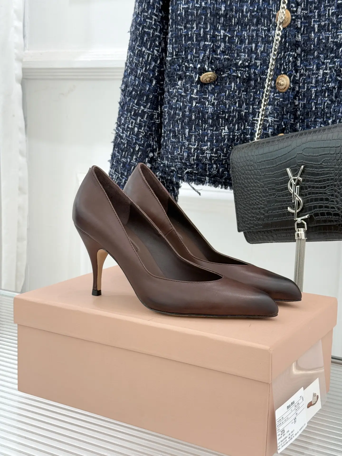 Sandals and single shoes
Miu Miu 26WF Early Spring New Product
Retro Brushing Tips
