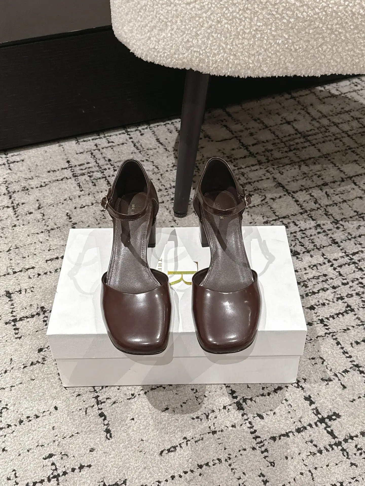 two hundred and seventy
The Row 26 Spring/Summer New Style Coarse Heel Round Heel Mary Jane Baotou Round Head Middle