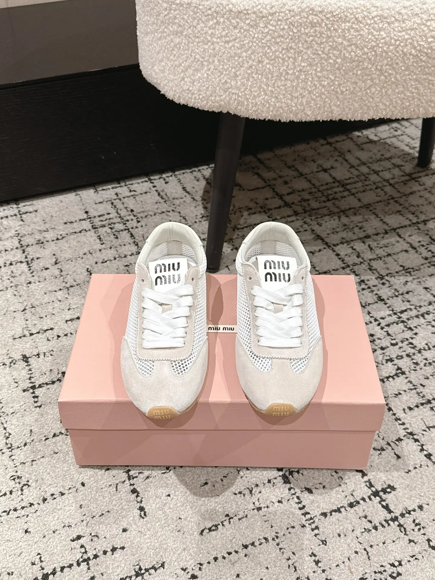 Online, Miumiu mesh Forrest Gump shoes!
Miumiu Deshun shoes i