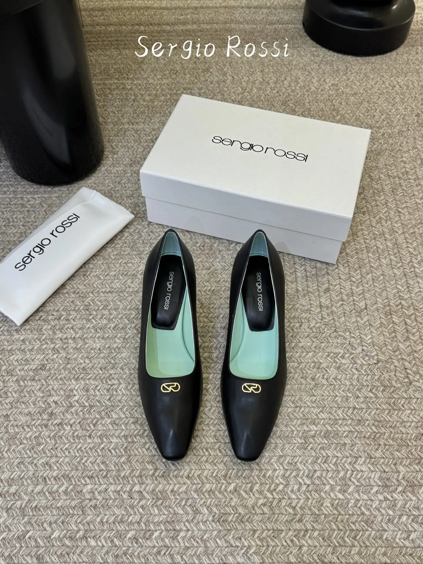 two hundred and ninety
Sergio Rossi's 26 Spring/Summer New Products Cat Heel High Heel Single