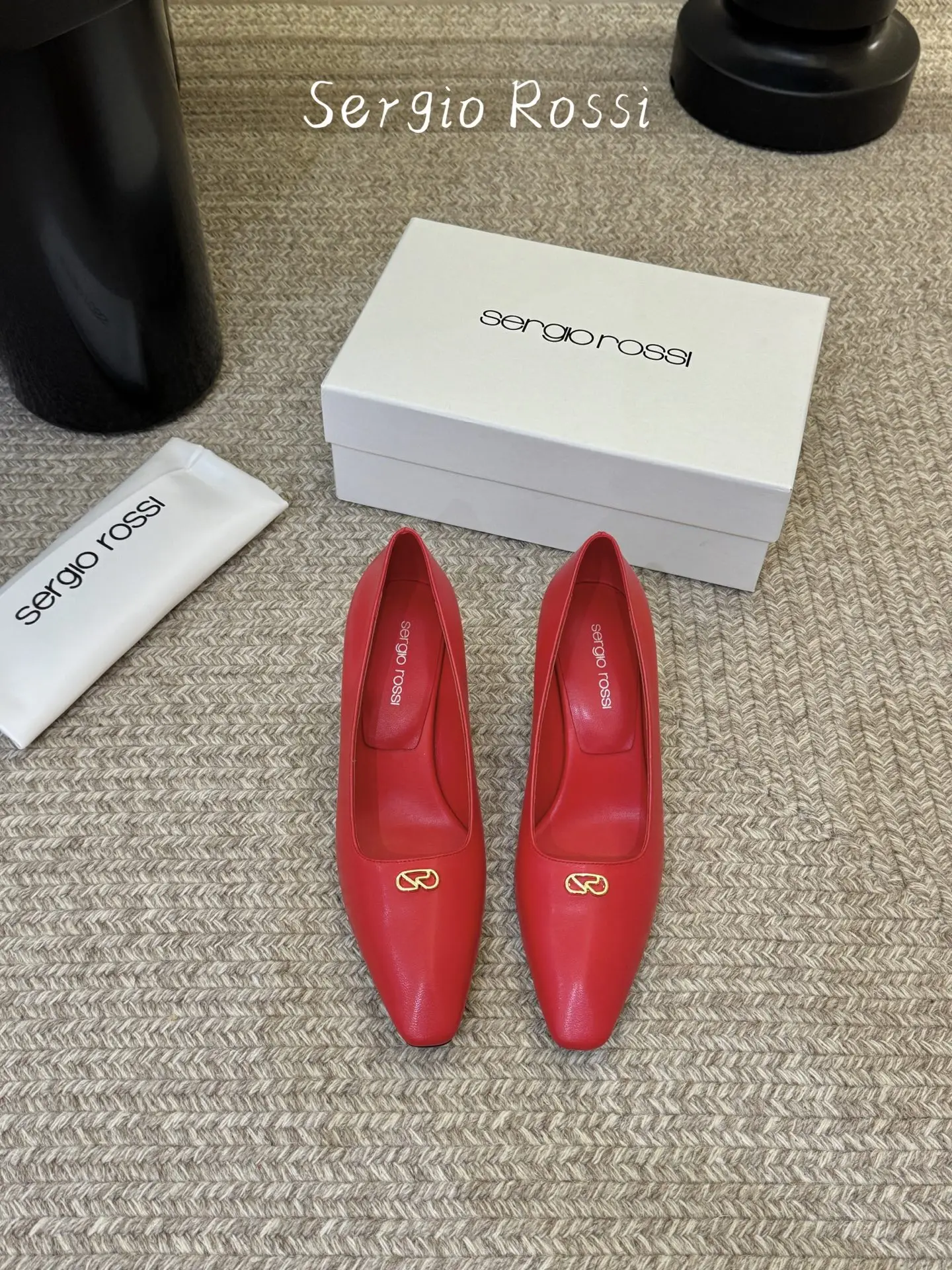 two hundred and ninety
Sergio Rossi's 26 Spring/Summer New Products Cat Heel High Heel Single
