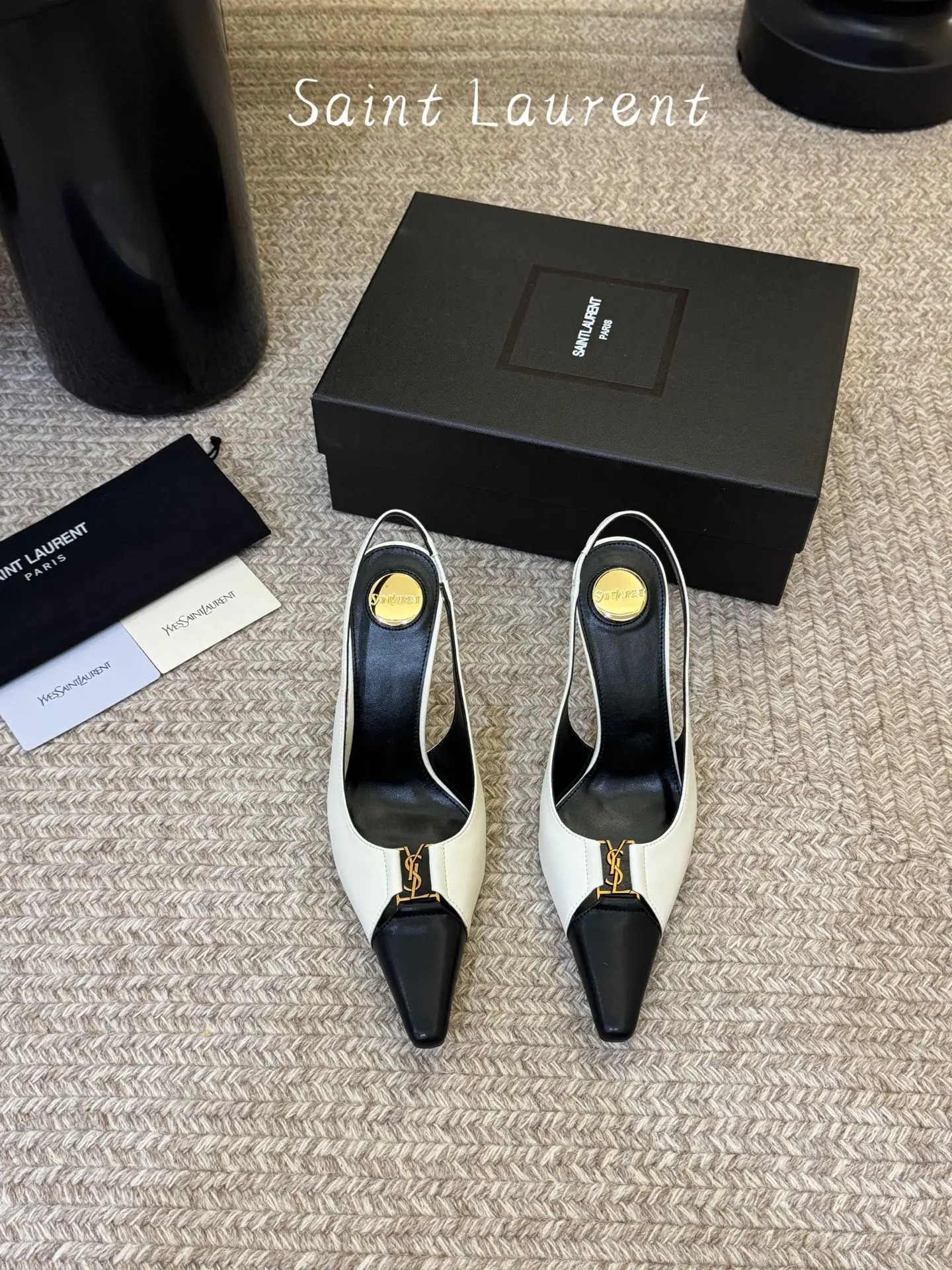 three hundred
Saint Laurent 26ss YSL pointed back