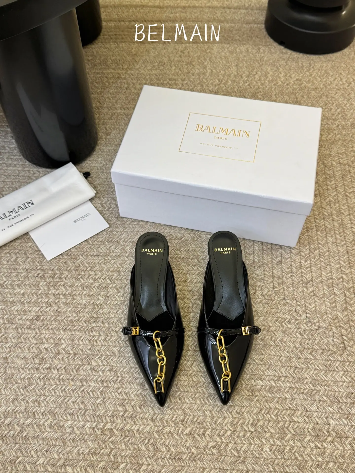 two hundred and seventy-five
Balenciaga BALENCA * A new series of cowhide slippers! this