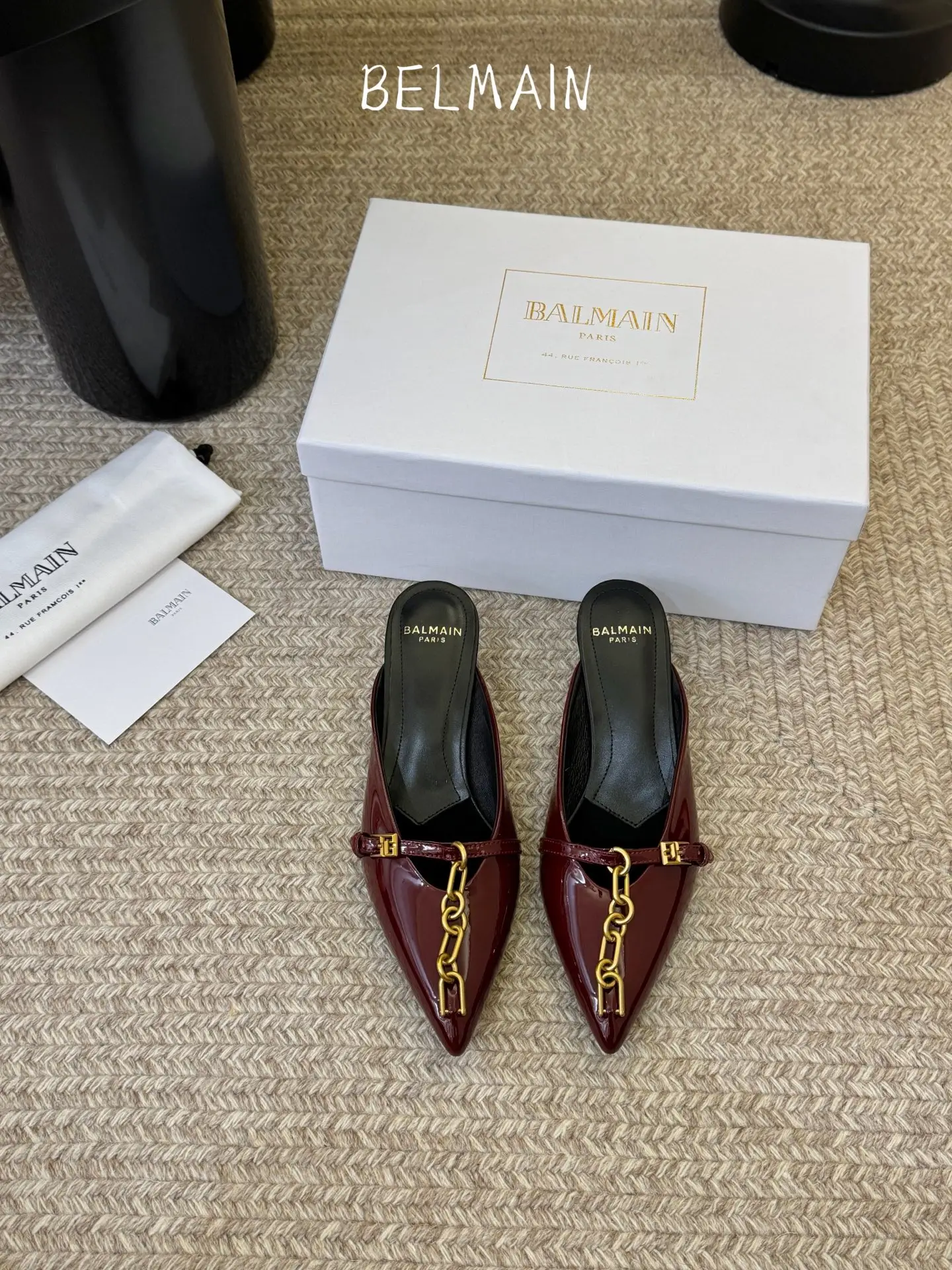 two hundred and seventy-five
Balenciaga BALENCA * A new series of cowhide slippers! this