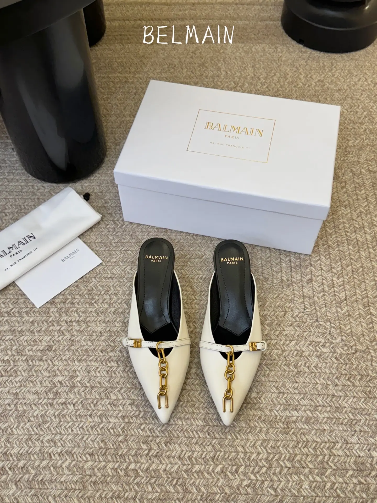 two hundred and seventy-five
Balenciaga BALENCA * A new series of cowhide slippers! this