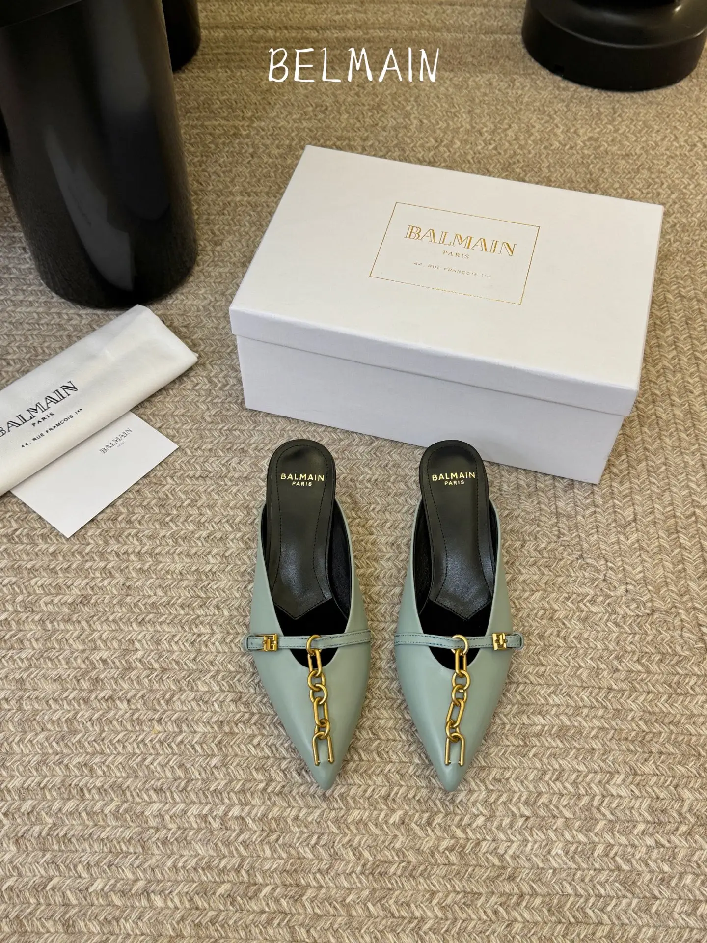 two hundred and seventy-five
Balenciaga BALENCA * A new series of cowhide slippers! this