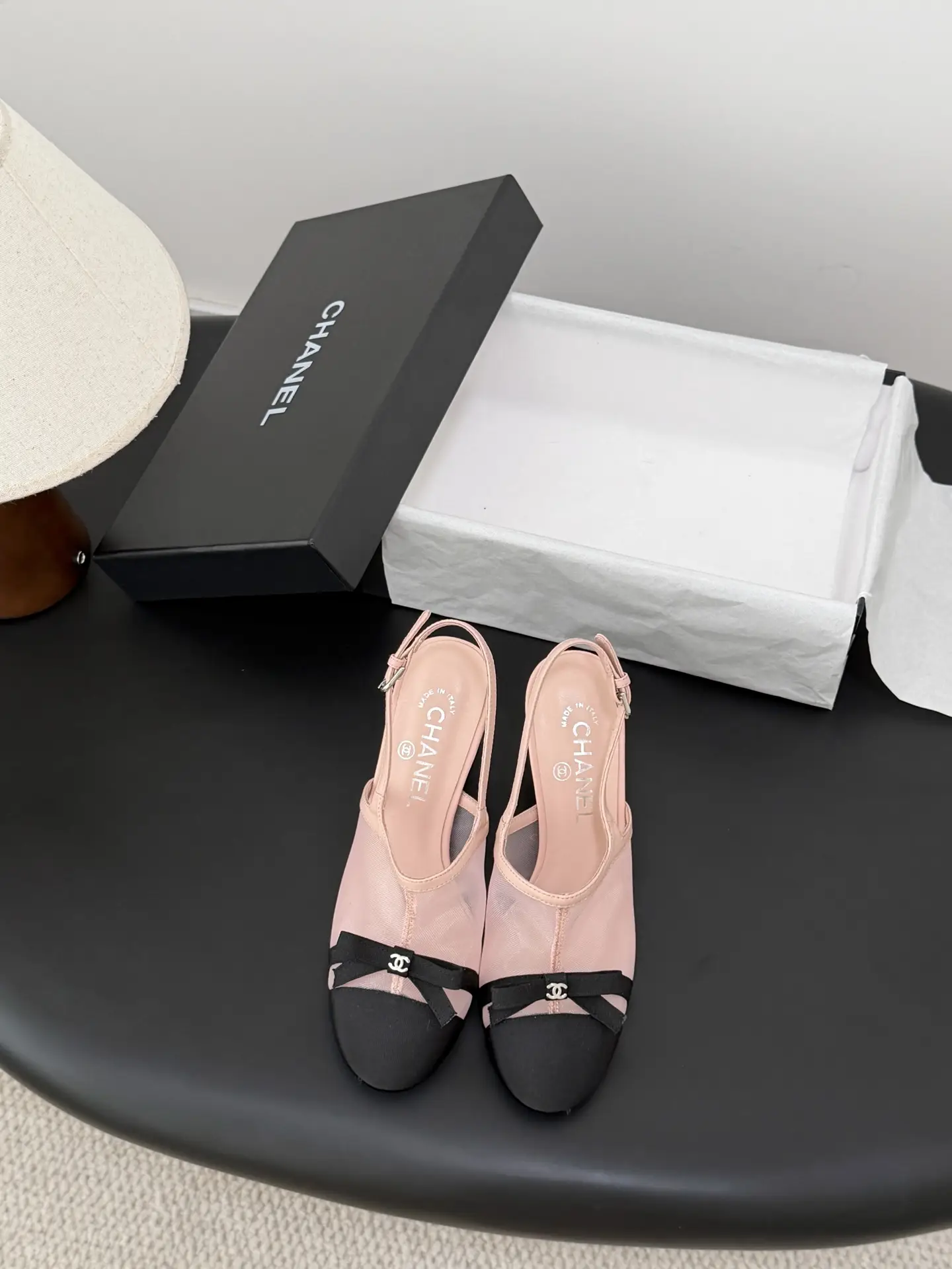 Chanel 26K Spring/Summer New Product Butterfly Knot Mesh Coarse Follow Shoes
Grandma Xiang's family has always been excellent