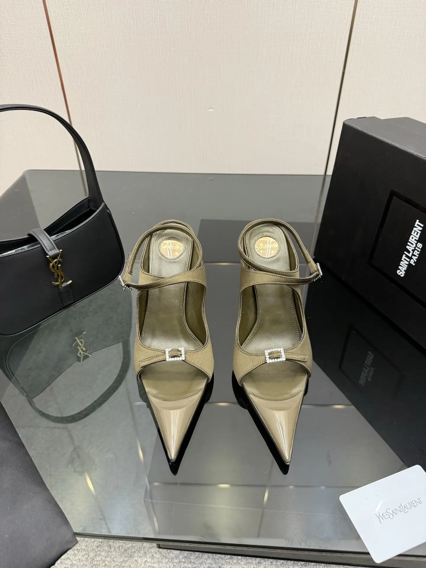 two hundred and ninety
Top Quality Saint Laurent Saint Laurent Lee