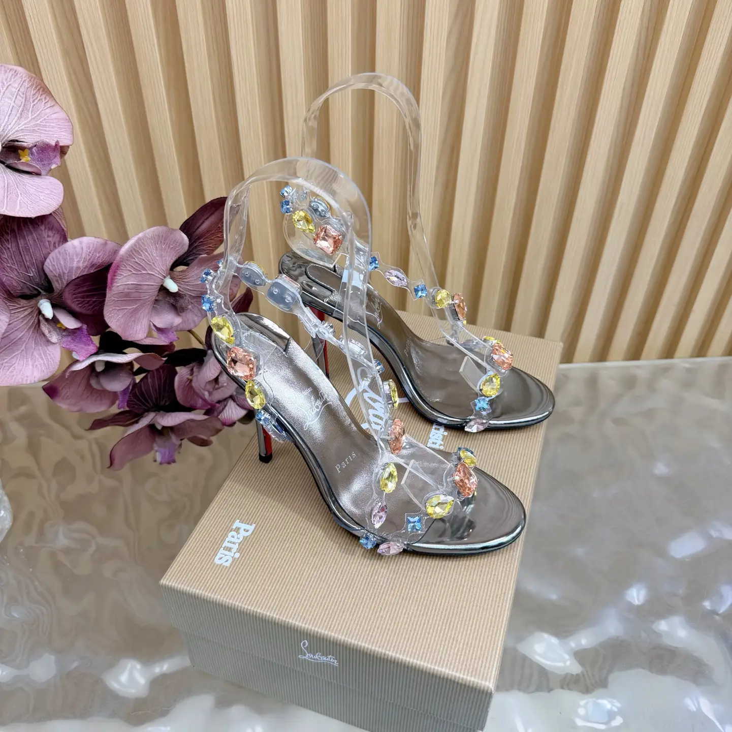 2026 Spring/Summer New Fashion Show Diamond High Heel Sandals
CL red background forever
———