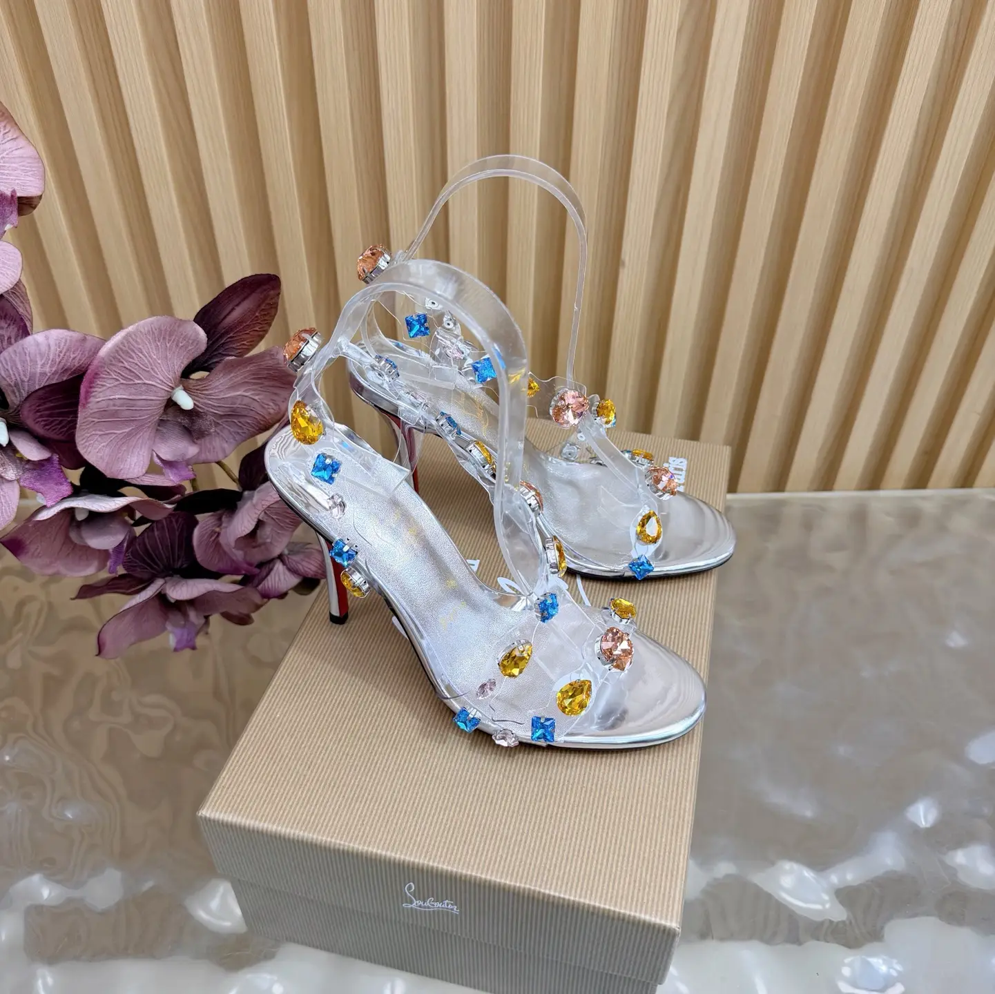 2026 Spring/Summer New Fashion Show Diamond High Heel Sandals
CL red background forever
———