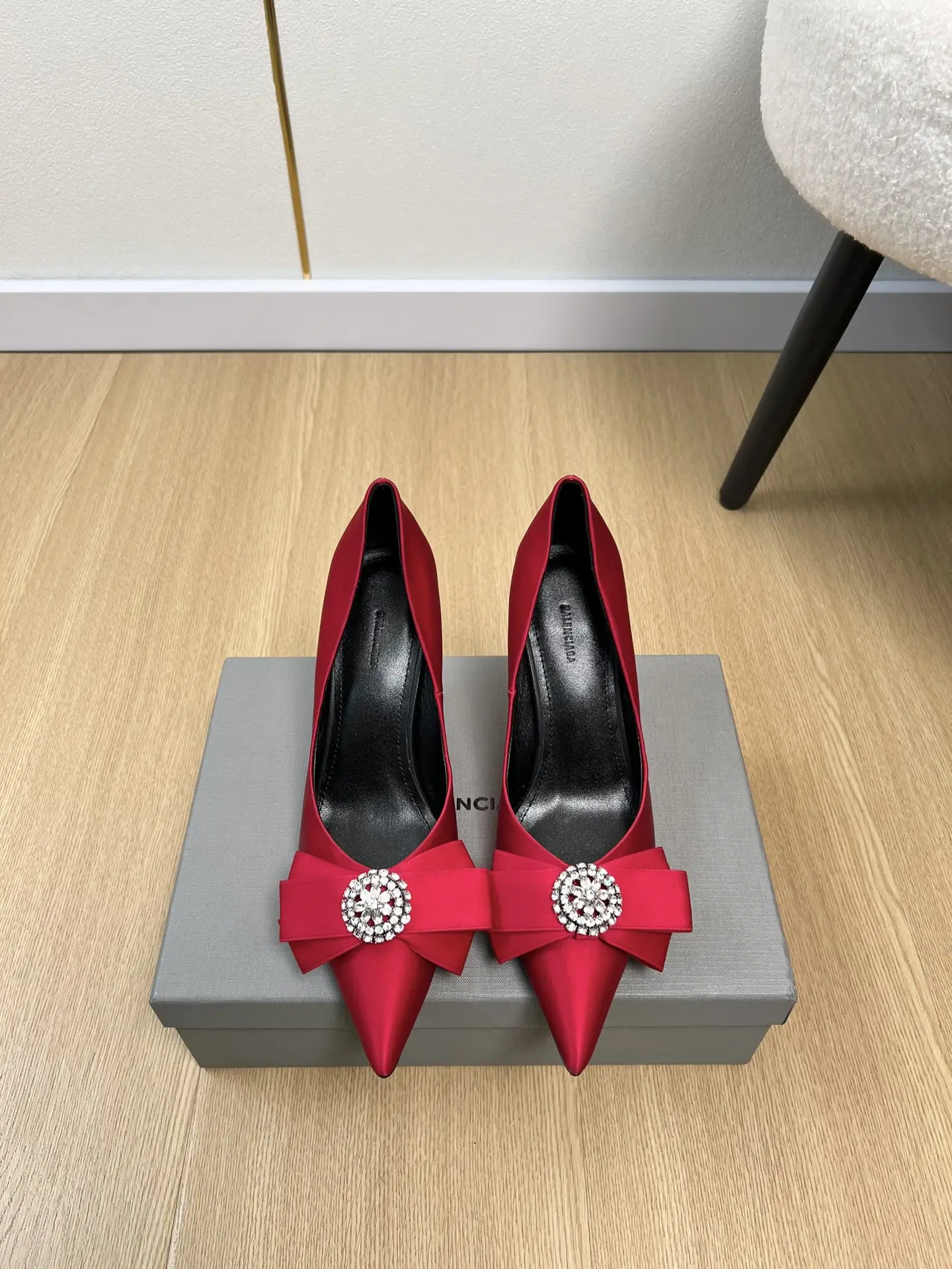 BALENCIAGA Balenciaga | 2026 ˢˢ
B Home 2026 Early Spring