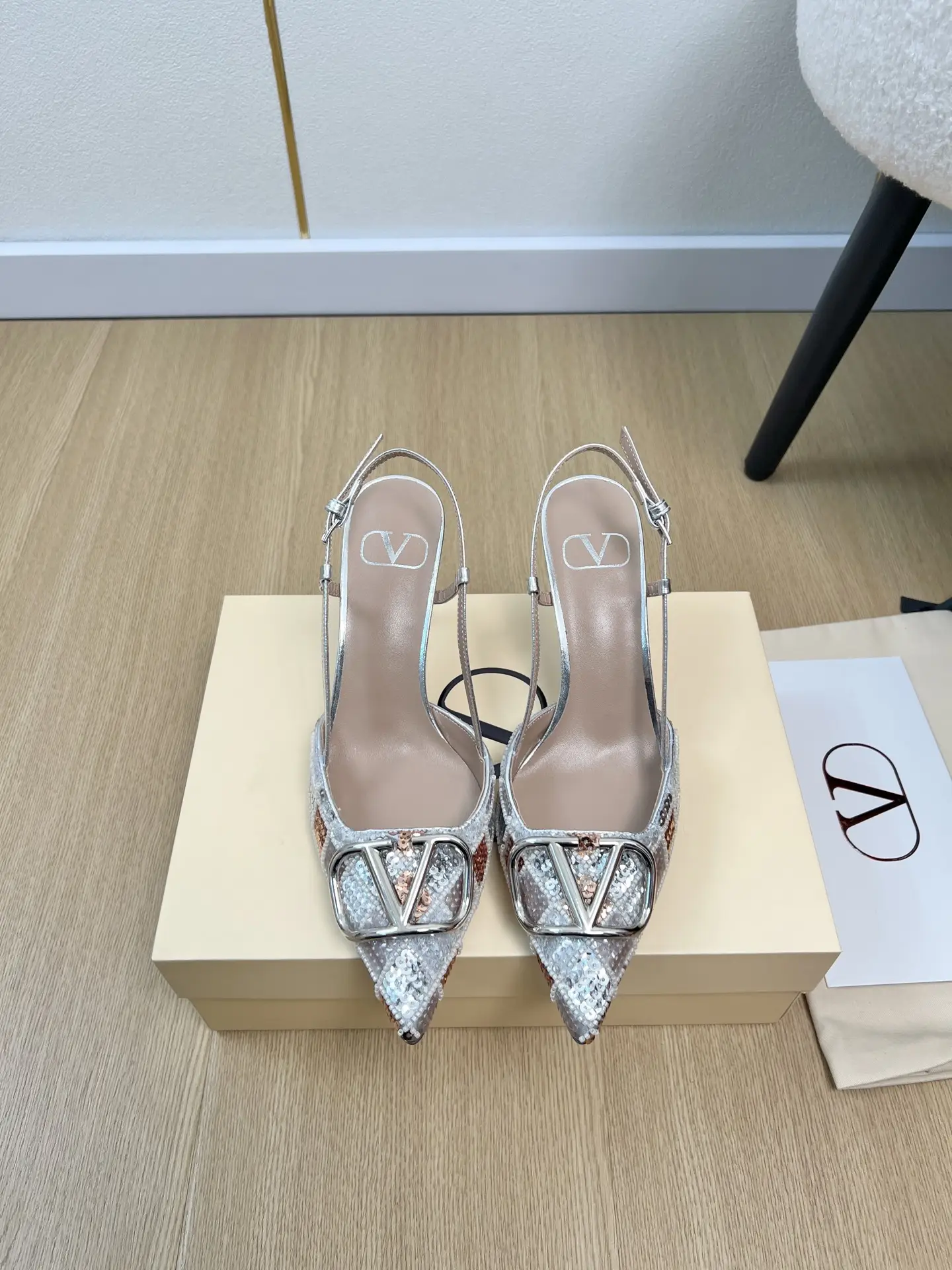 Valentino | 2026 ˢˢ
V Home 20