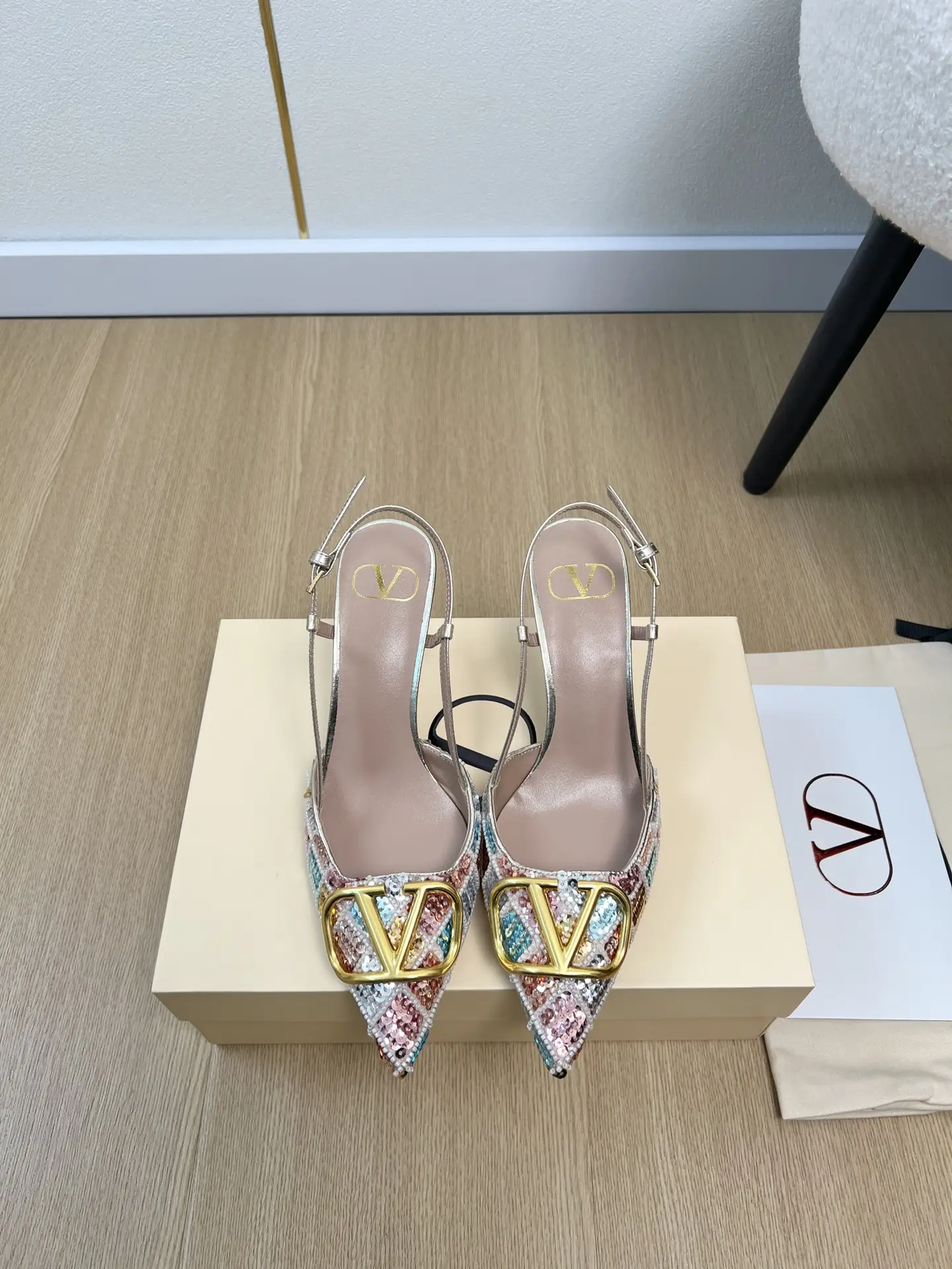 Valentino | 2026 ˢˢ
V Home 20