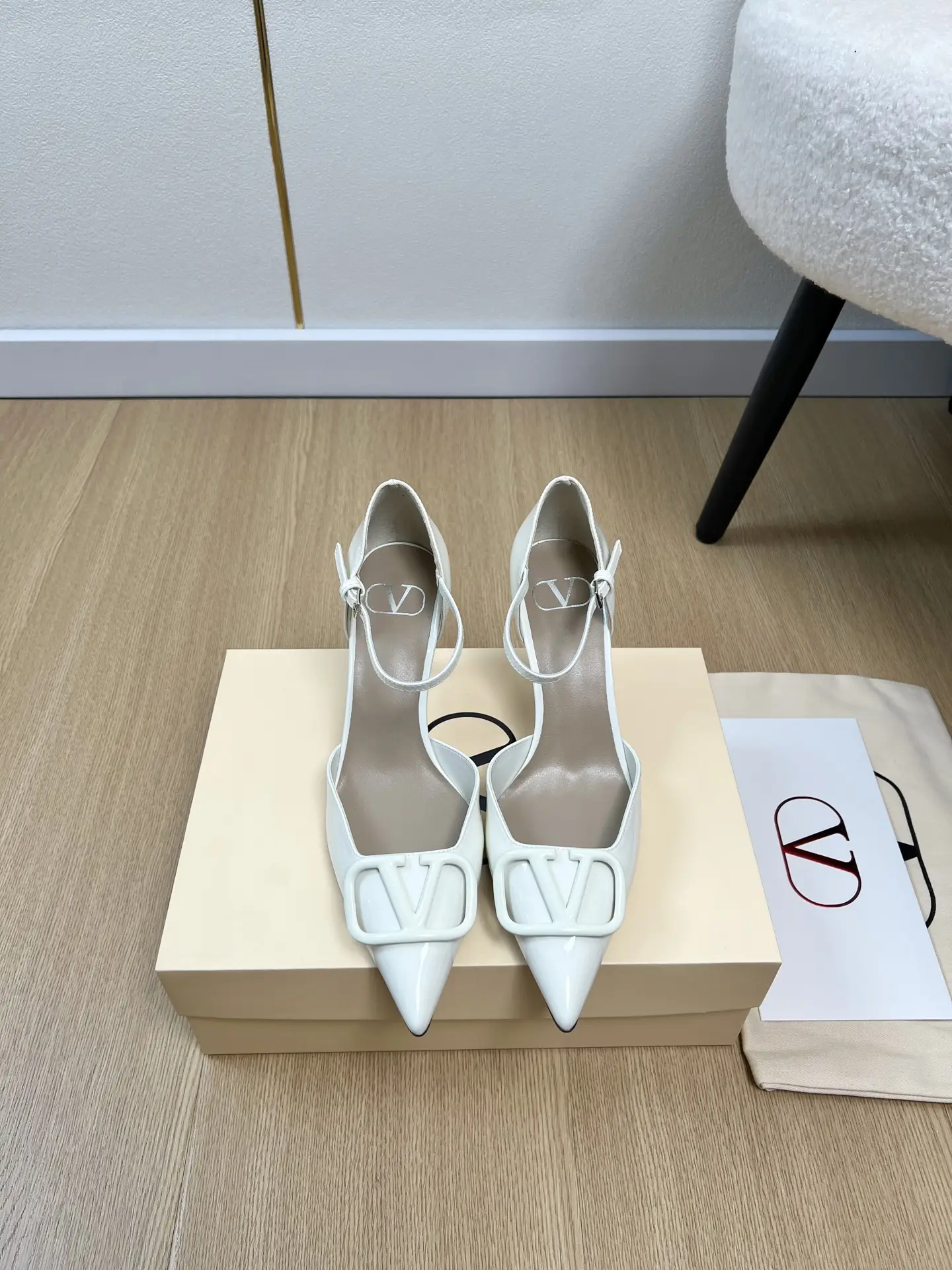 Valentino | 2026 ˢˢ
V Home 20