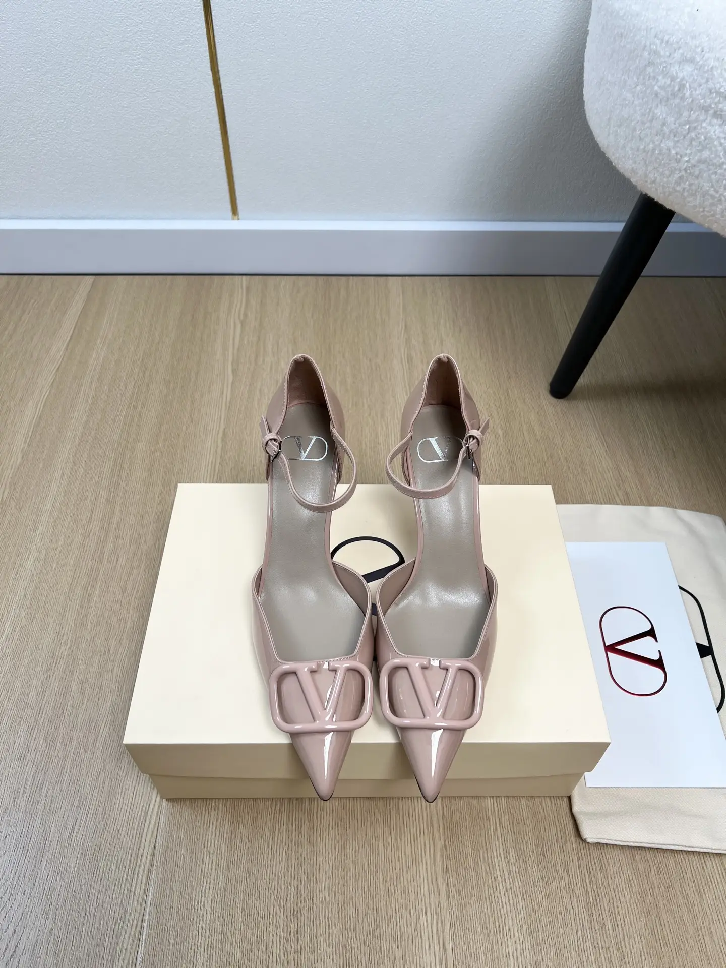 Valentino | 2026 ˢˢ
V Home 20