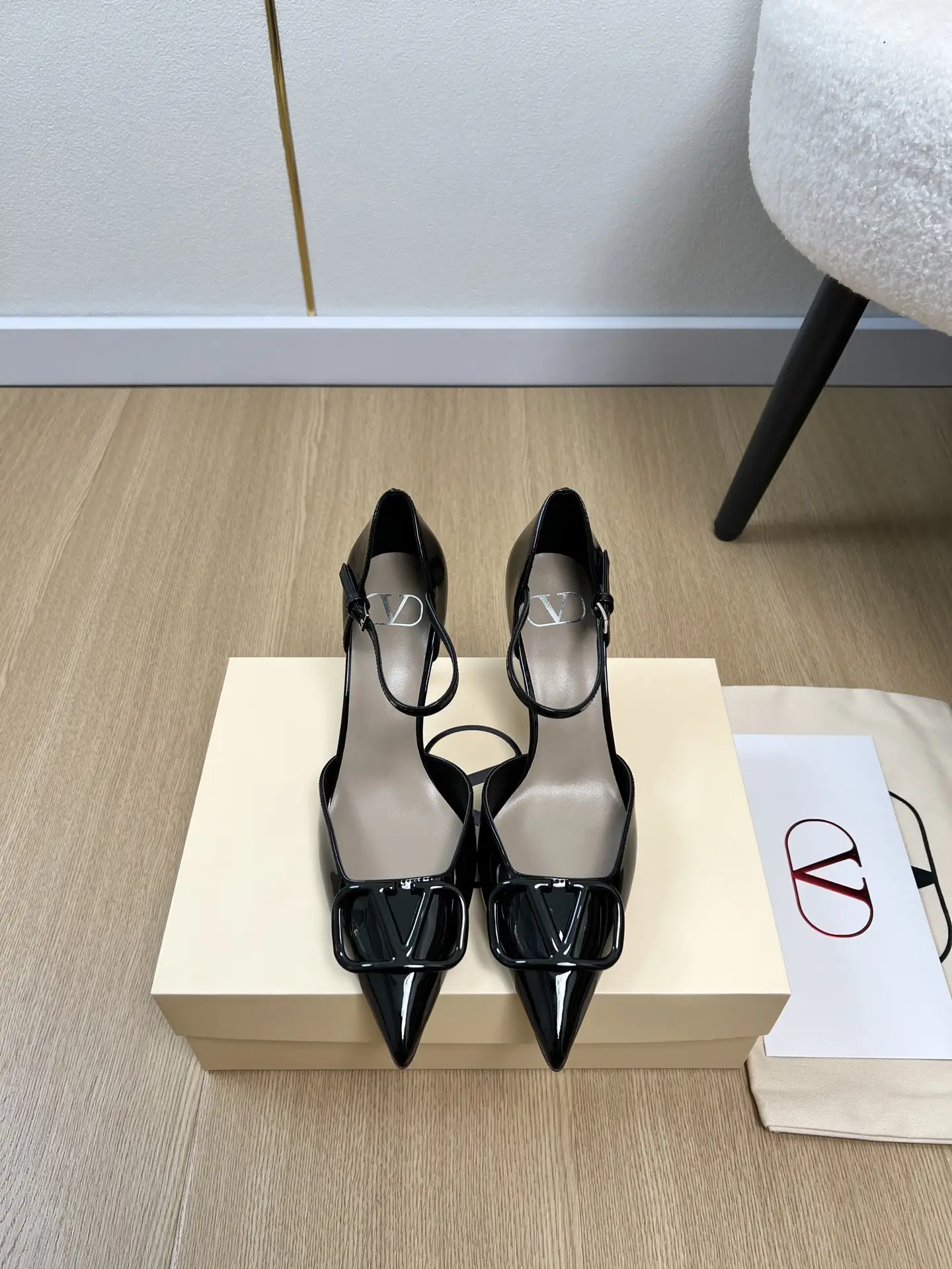 Valentino | 2026 ˢˢ
V Home 20